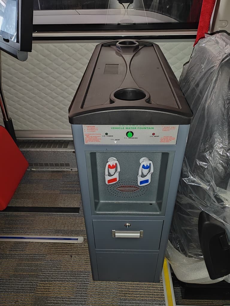 On-board vehicle water fountain (hot/cold)