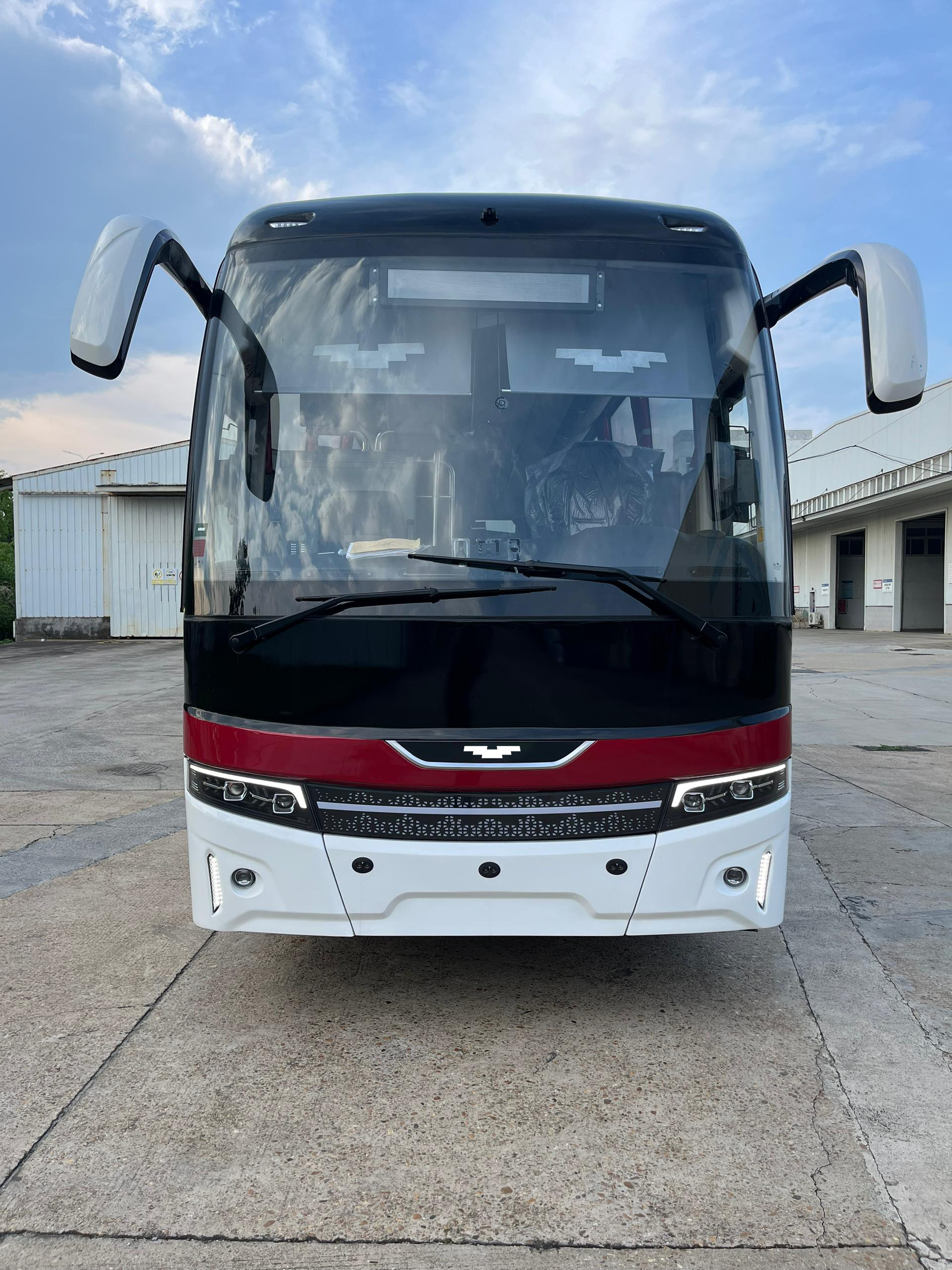 Passenger cabin — black_red, 2+1 layout